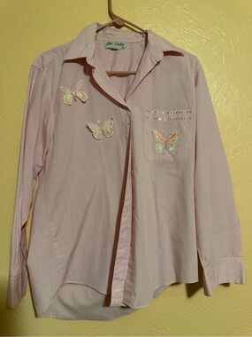 VTG Pink Butterfly Embroidered Long-Sleeve Shirt